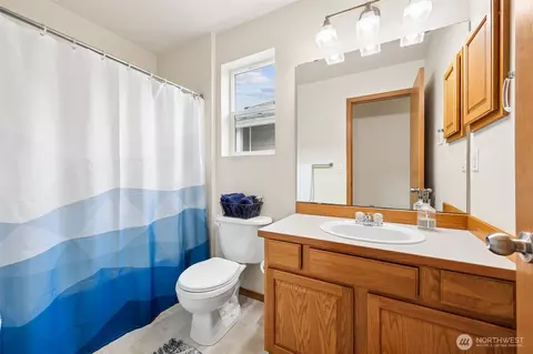 Bath - 206 Lane Blvd NW, Orting, WA 98360 photo 2 of 3