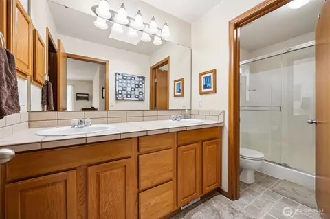 Bath - 206 Lane Blvd NW, Orting, WA 98360 photo 3 of 3