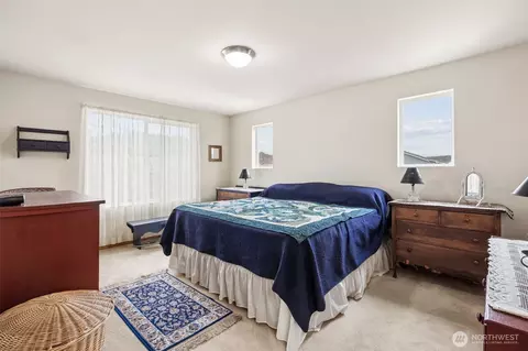 Bedroom - 206 Lane Blvd NW, Orting, WA 98360 photo 3 of 4