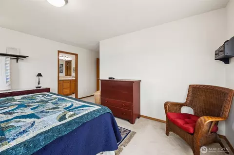 Bedroom - 206 Lane Blvd NW, Orting, WA 98360 photo 4 of 4