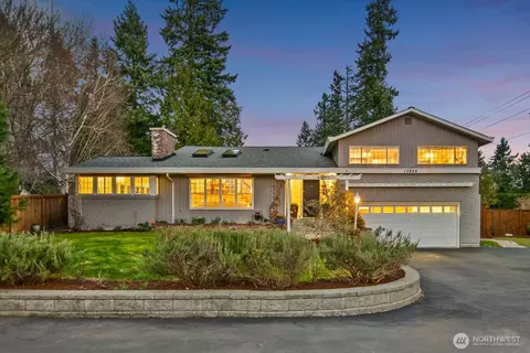 17925 72nd Ave W, Edmonds, WA 98026