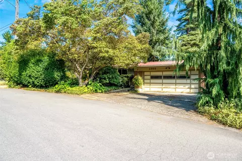 1058 NE 106th St, Seattle, WA 98125