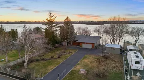 4190 NE Shorecrest Dr, Moses Lake, WA 98837