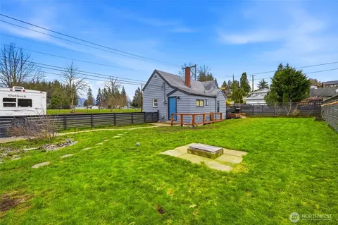 238 N Washington Ave, Arlington, WA 98223