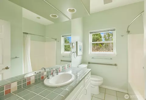 Bath - 131 Buckhorn Rd, Sequim, WA 98382 photo 2 of 2
