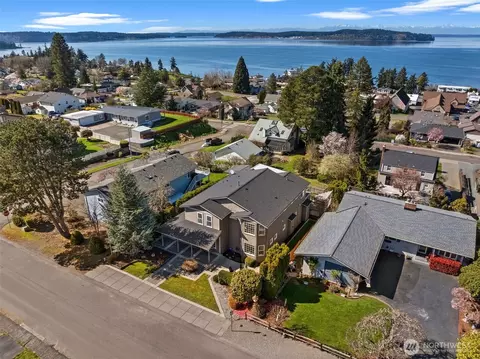 1607 Nisqually St, Steilacoom, WA 98388