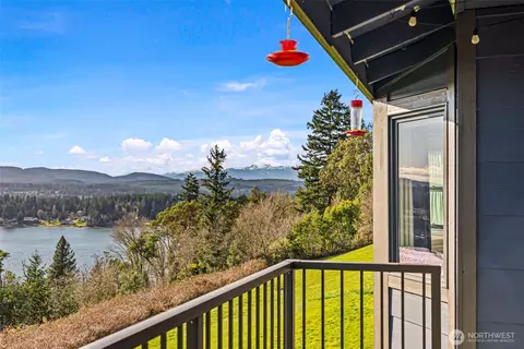 3330 Narrows View Ln NE #201, Bremerton, WA 98310