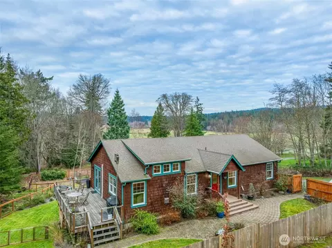 7440 S Eagle Glen Ln, Clinton, WA 98236