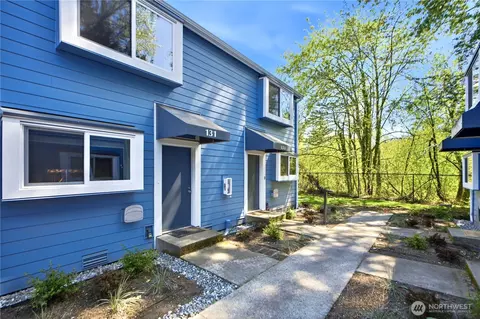 131 146th Ave SE, Bellevue, WA 98007