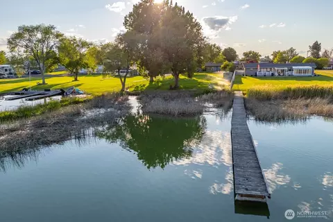 1609 W Lakeside Dr, Moses Lake, WA 98837