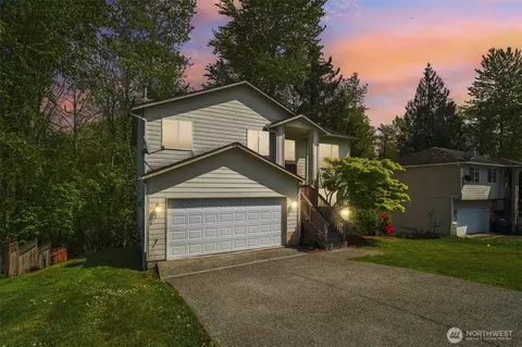 3203 Lake Dr, Lake Stevens, WA 98258