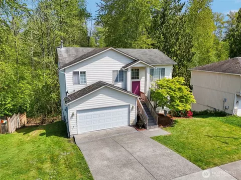 3203 Lake Dr, Lake Stevens, WA 98258