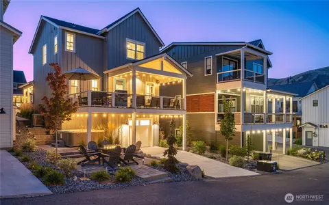 205 Bluebell Ln, Chelan, WA 98816