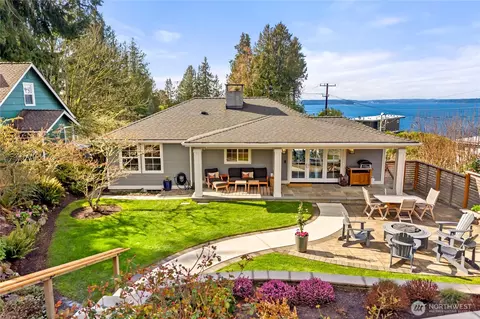 9604 44th Ave SW, Seattle, WA 98136