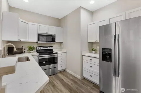 12712 Admiralty Way #F104, Everett, WA 98204