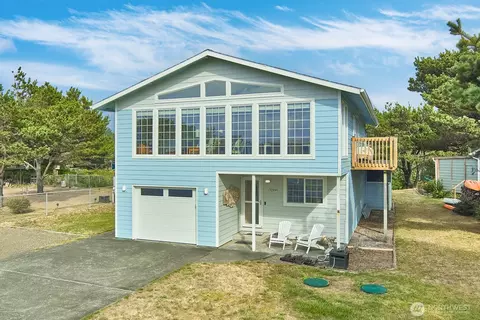 32208 G St, Ocean Park, WA 98640