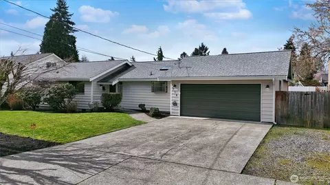 314 16th St NW, Puyallup, WA 98371
