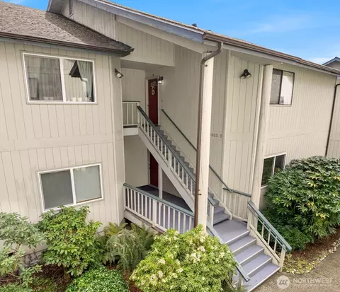 Exterior - 18003 108th Ave NE #B2, Bothell, WA 98011 photo 4 of 5