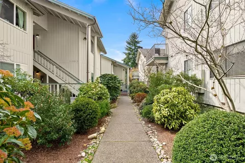 Exterior - 18003 108th Ave NE #B2, Bothell, WA 98011 photo 1 of 5