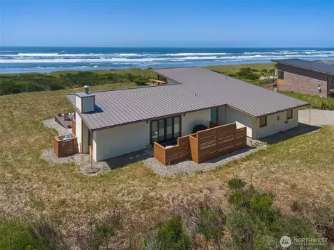 1603 Sea Grass Ln, Westport, WA 98595