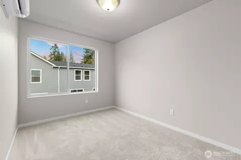 Bedroom - 7027 Rainier Dr #H, Everett, WA 98203 photo 4 of 7