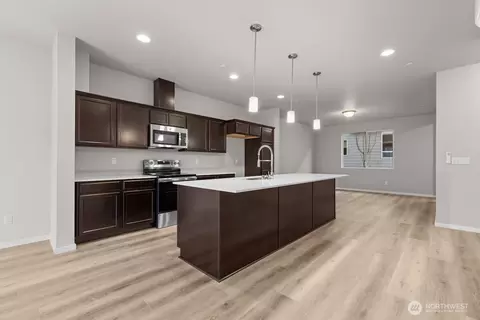 Kitchen - 7027 Rainier Dr #H, Everett, WA 98203 photo 4 of 4