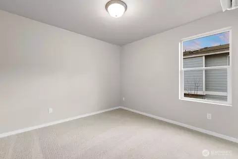 Bedroom - 7027 Rainier Dr #H, Everett, WA 98203 photo 2 of 7