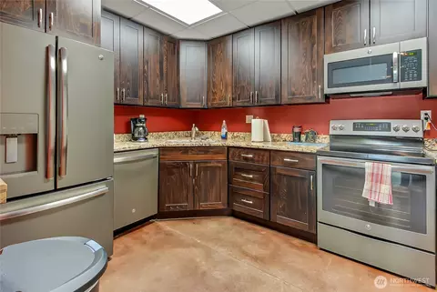 Kitchen - 120 Corrin Ave NW, Orting, WA 98360 photo 2 of 2