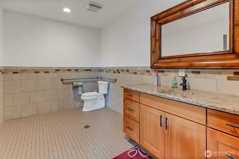 Bath - 120 Corrin Ave NW, Orting, WA 98360 photo 1 of 3