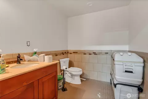 Bath - 120 Corrin Ave NW, Orting, WA 98360 photo 2 of 3