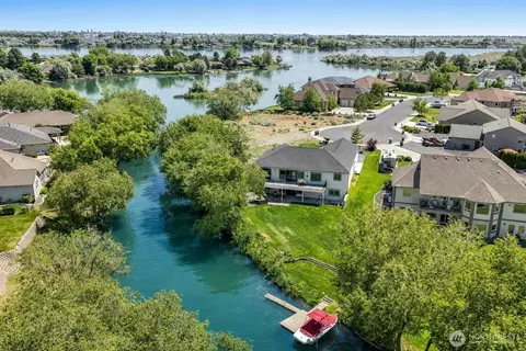 800 S Camas Pl, Moses Lake, WA 98837