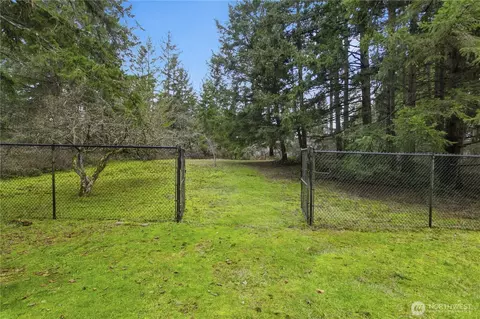Exterior - 7316 Eustis Hunt Rd, Spanaway, WA 98387 photo 9 of 11
