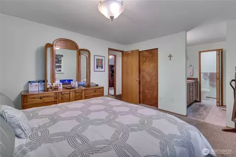 Bedroom - 7316 Eustis Hunt Rd, Spanaway, WA 98387 photo 2 of 4