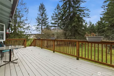 Exterior - 7316 Eustis Hunt Rd, Spanaway, WA 98387 photo 4 of 11