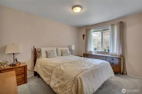 Bedroom - 7316 Eustis Hunt Rd, Spanaway, WA 98387 photo 3 of 4
