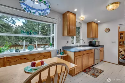 Kitchen - 7316 Eustis Hunt Rd, Spanaway, WA 98387 photo 4 of 4