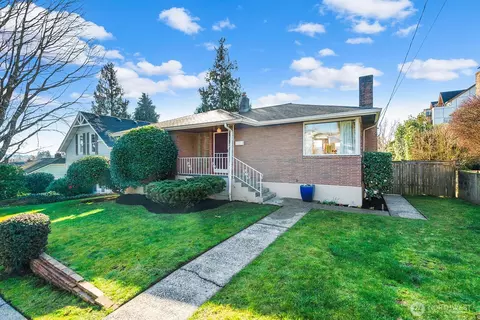 909 N 75th St, Seattle, WA 98103