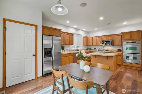 Kitchen - 15314 Sunset Rd, Bothell, WA 98012 photo 3 of 3