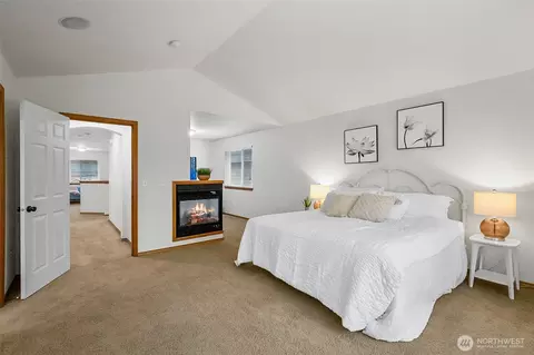 Bedroom - 15314 Sunset Rd, Bothell, WA 98012 photo 1 of 3