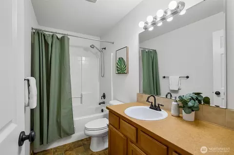 Bath - 15314 Sunset Rd, Bothell, WA 98012 photo 3 of 3