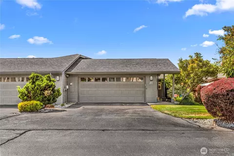 351 19th St #21, East Wenatchee, WA 98802