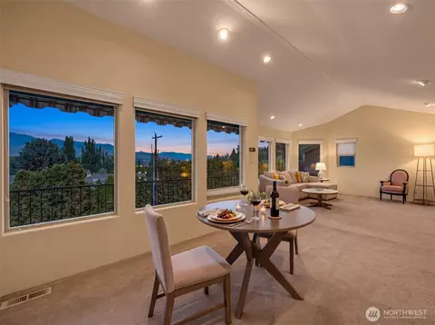 351 19th St #21, East Wenatchee, WA 98802
