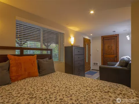 Bedroom - 5440 E Grapeview Loop Rd, Allyn, WA 98524 photo 1 of 3