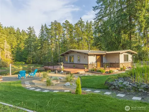 Exterior - 5440 E Grapeview Loop Rd, Allyn, WA 98524 photo 2 of 12