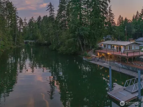 View/Area - 5440 E Grapeview Loop Rd, Allyn, WA 98524 photo 5 of 6