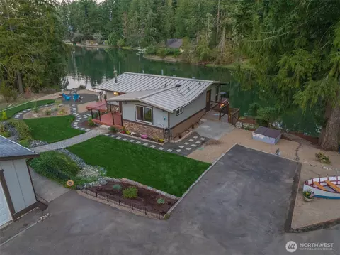 Exterior - 5440 E Grapeview Loop Rd, Allyn, WA 98524 photo 10 of 12