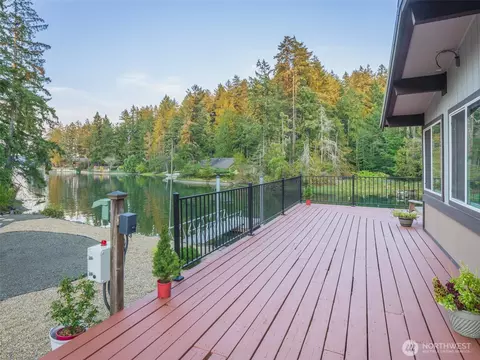 Exterior - 5440 E Grapeview Loop Rd, Allyn, WA 98524 photo 3 of 12