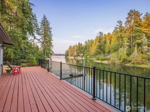 Exterior - 5440 E Grapeview Loop Rd, Allyn, WA 98524 photo 6 of 12