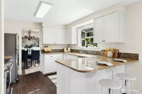 Kitchen - 10535 NE 196th St, Bothell, WA 98011 photo 1 of 3