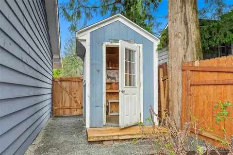 Exterior - 10535 NE 196th St, Bothell, WA 98011 photo 12 of 14